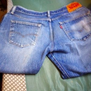Men's used 501 button up Levi's. 34x32
